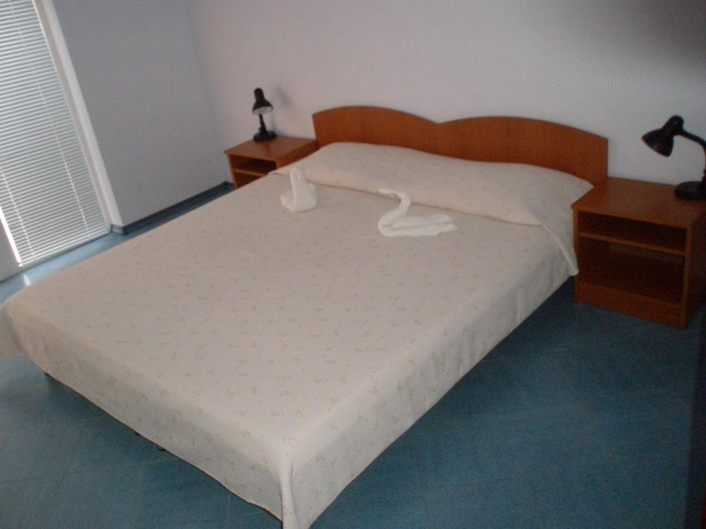 Family Hotel Maritime Ahtopol Quarto foto